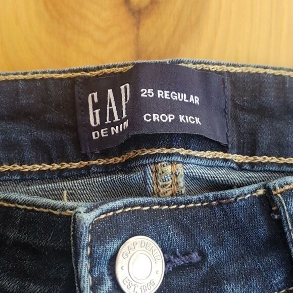 GAP CROP KICK STRETCH MID-RISE DARK WASH JEANS,  SIZE 0/25  - NEW - Picture 4 of 11